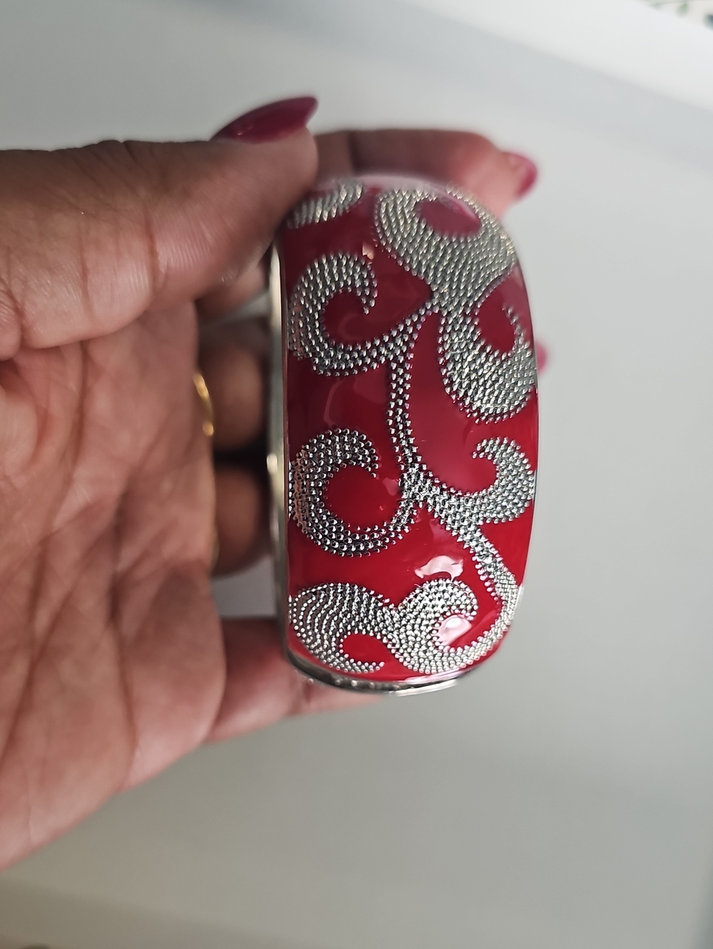 Elegant Red Silver Swirl Bangle Bracelet - Women Jewelry